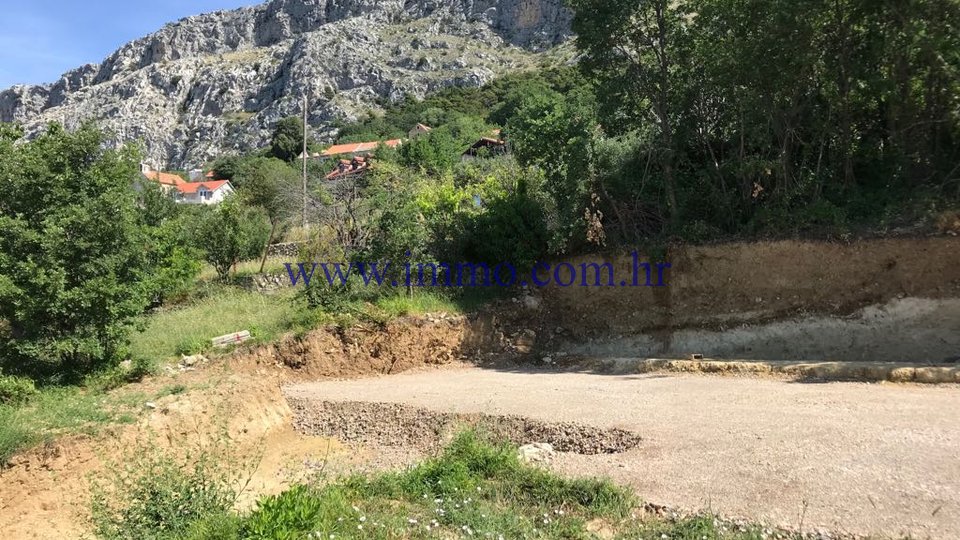JESENICE, BUILDING PLOT WITH HOUSE CONSTRUCTION PROJECT