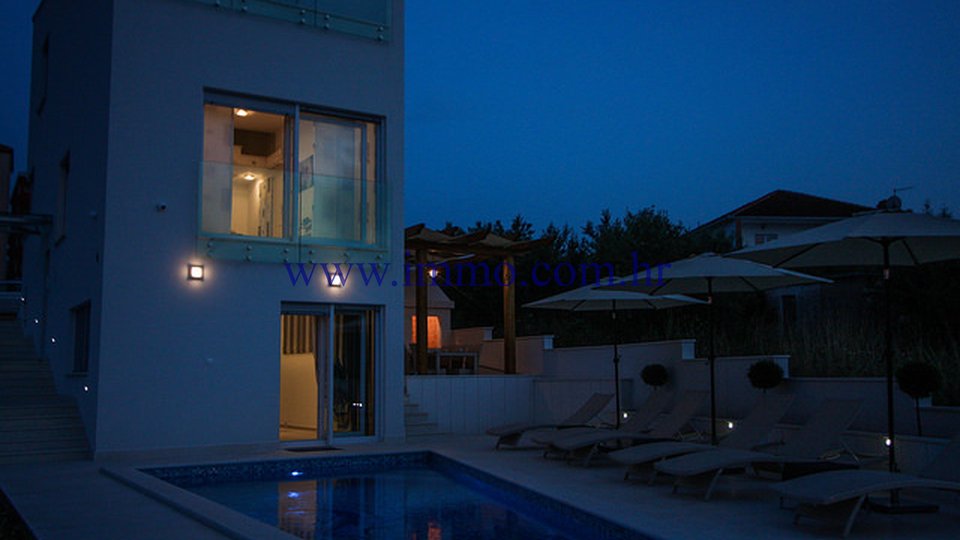 Hiša, 200 m2, Prodaja, Trogir - Čiovo