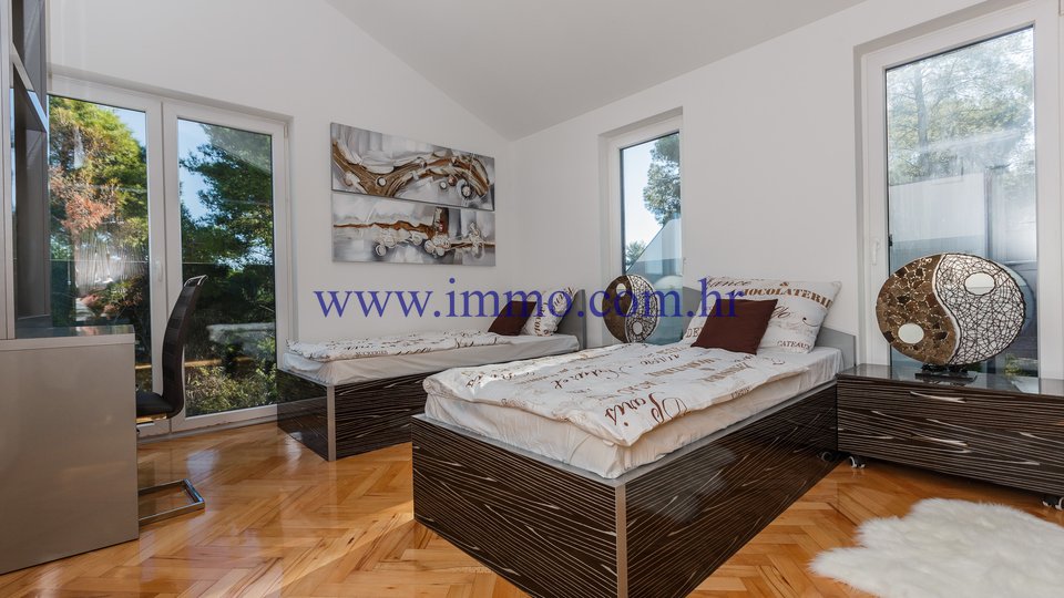 Casa, 230 m2, Vendita, Trogir
