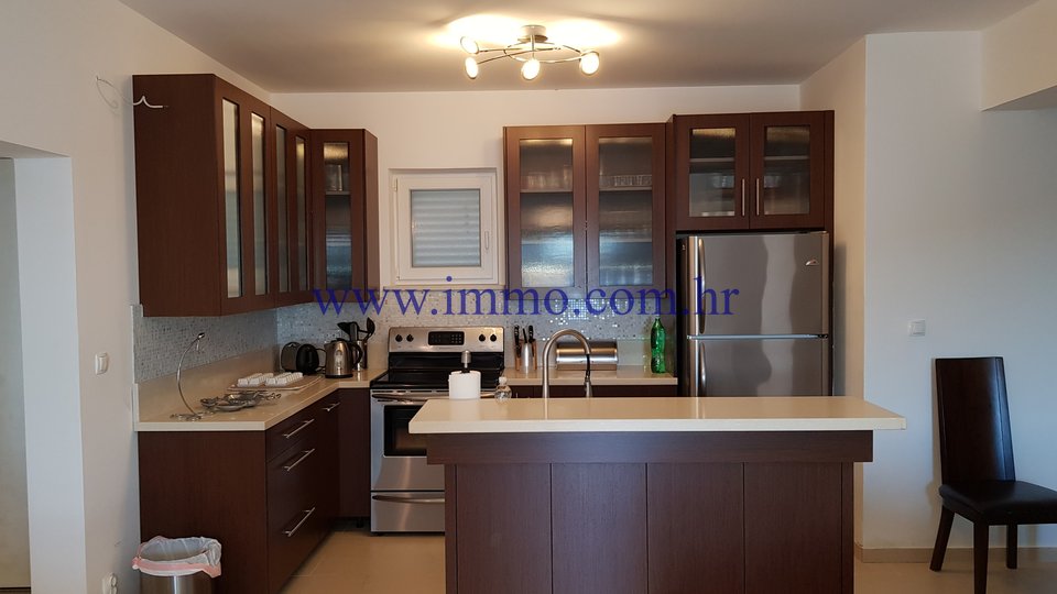 Casa, 200 m2, Vendita, Rogoznica