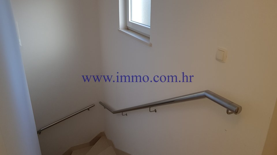 Casa, 200 m2, Vendita, Rogoznica