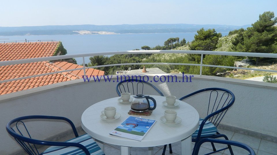 OMIŠ, VILLA WITH APARTMENTS FOR SALE