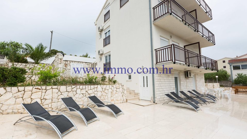 ČIOVO, HOUSE WITH APARTMENTS AND SWIMMING POOL FOR SALE