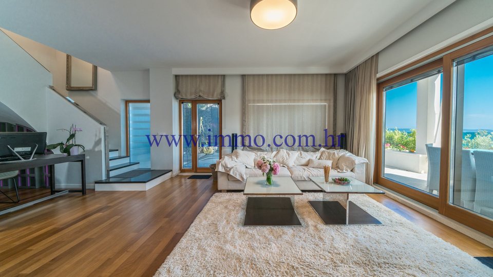 Hiša, 500 m2, Prodaja, Trogir