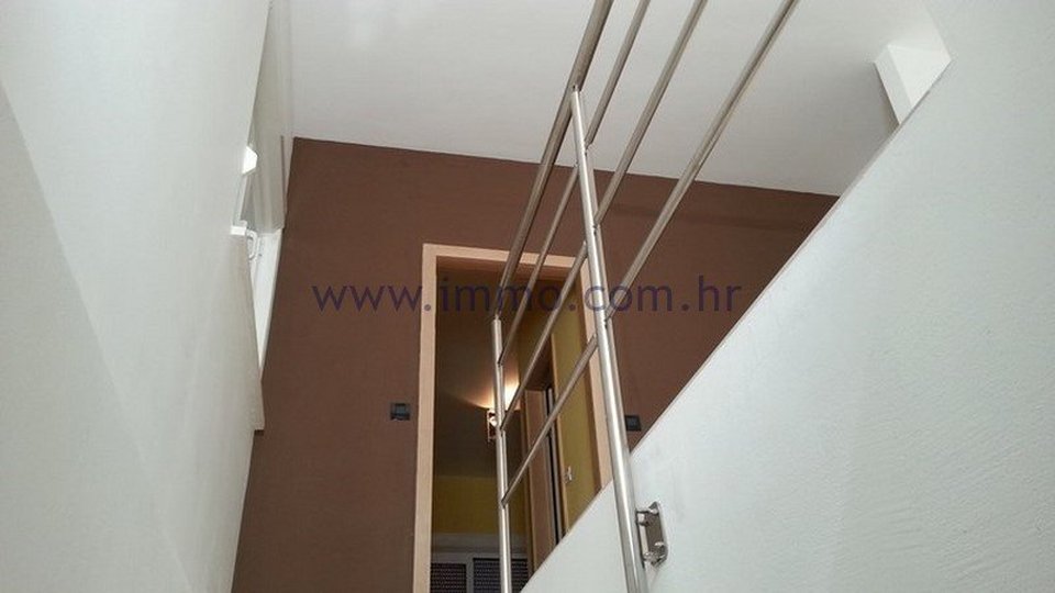 PODSTRANA, EXCLUSIVELY EQUIPPED APARTMENT