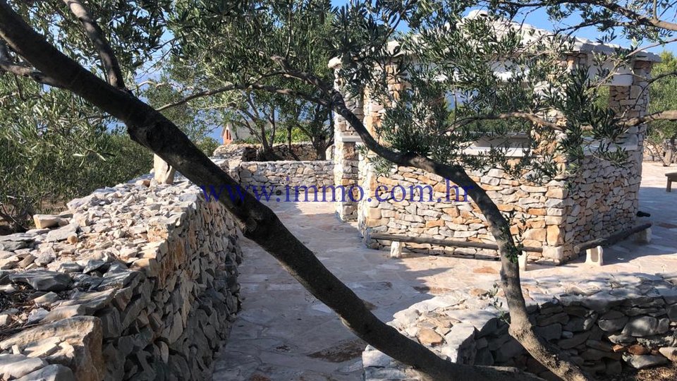 RANCH WITH PANORAMIC SEA VIEW ON THE ISLAND OF BRAC