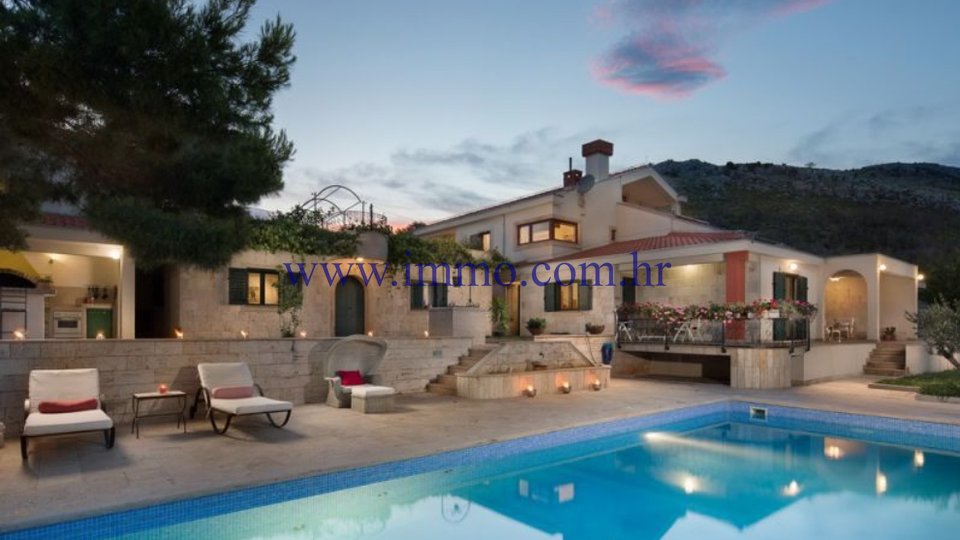 Hiša, 690 m2, Prodaja, Trogir