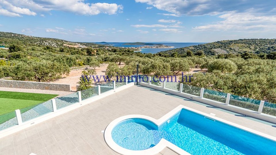 BEAUTIFUL HOLIDAY HOME WITH SEA VIEW NEAR ROGOZNICA
