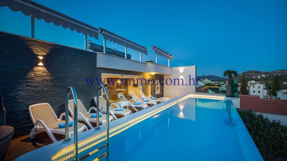 ROGOZNICA, LUXURY VILLA WITH SWIMMING POOL AND GORGEOUS SEA VIEW