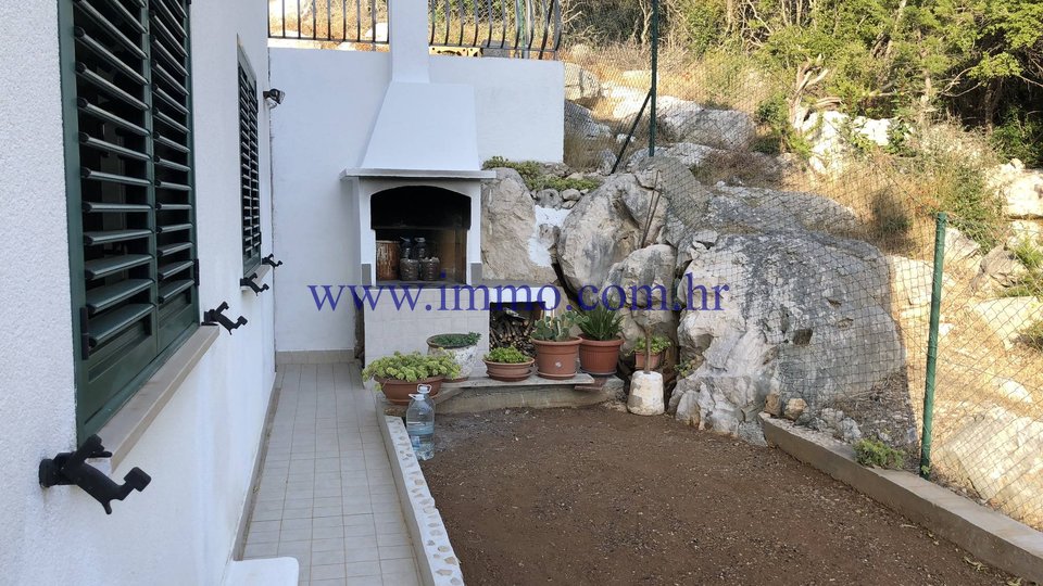 LASTOVO, SEAFRONT HOUSE FOR SALE