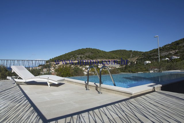 BEAUTIFUL NEW VILLA WITH POOL AND SEA VIEW