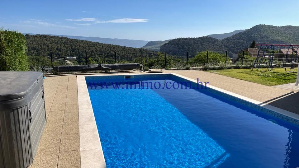 HOLIDAY HOME WITH POOL AND SEA VIEW, TOP LOCATION