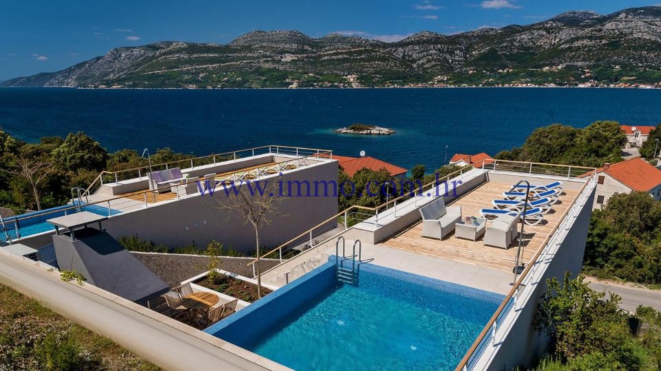 TWO EXCLUSIVE VILLAS WITH POOL AND SEA VIEW