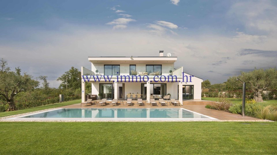 MODERN VILLA WITH POOL IN ISTRIA INLAND