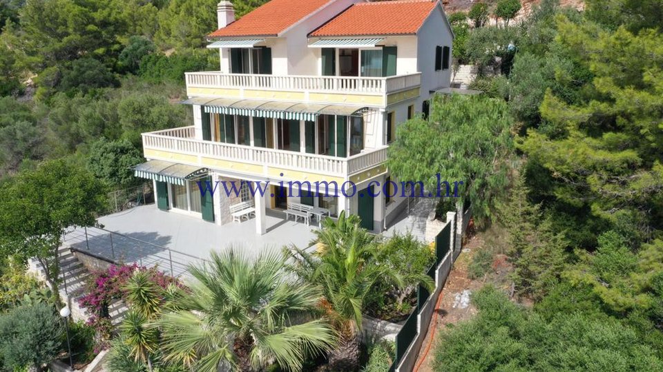 VILLA ON TOP LOCATION WITH SEA VIEW