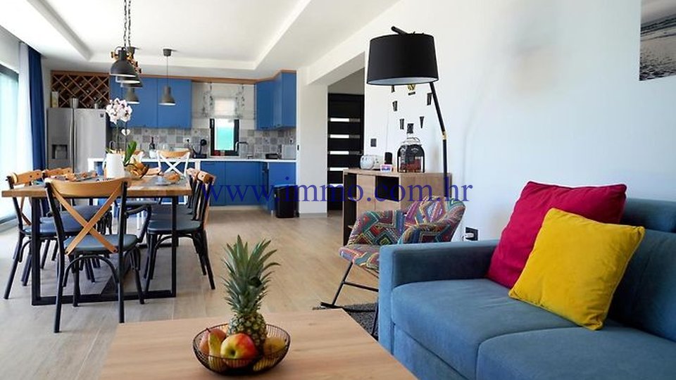 Hiša, 200 m2, Prodaja, Trogir