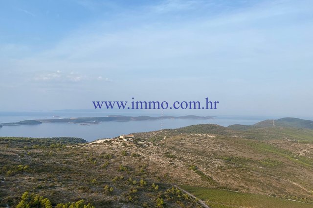 ATTRACTIVE AGRICULTURAL LAND ON THE ISLAND OF LASTOVO