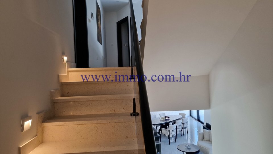 Casa, 370 m2, Vendita, Trogir - Čiovo