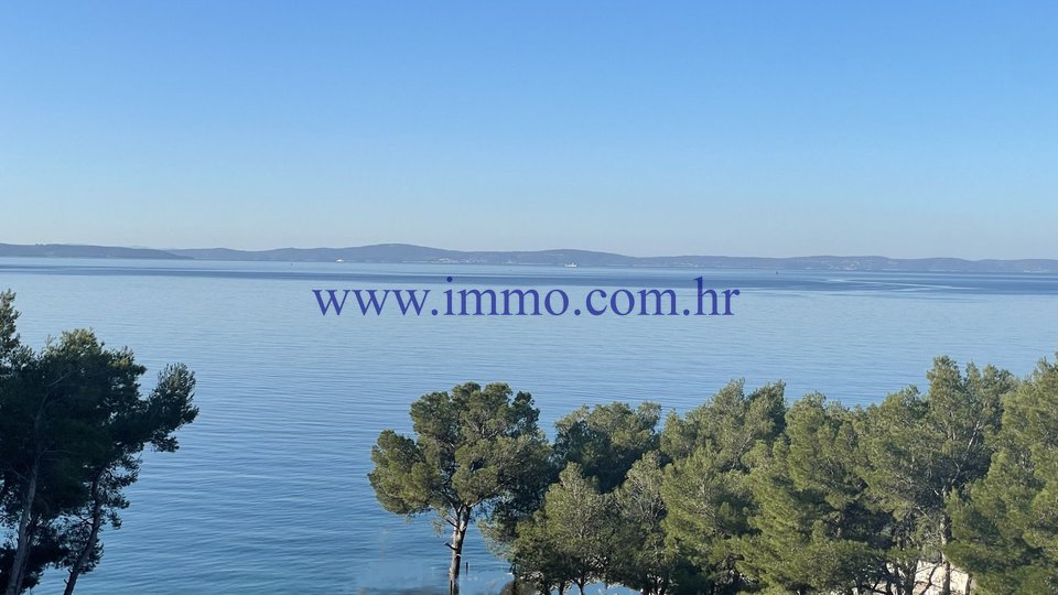 PODSTRANA, RESIDENTIAL BUILDING WITH FANTASTIC SEA VIEW FOR SALE