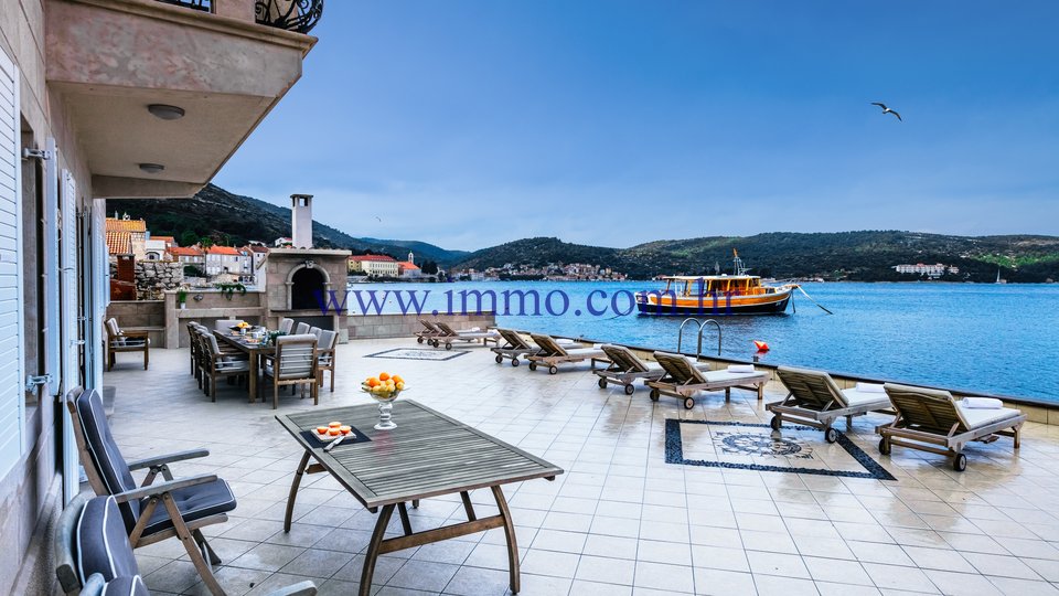 LUXURY STONE VILLA ON THE ISLAND OF VIS, ON THE SEAFRONT