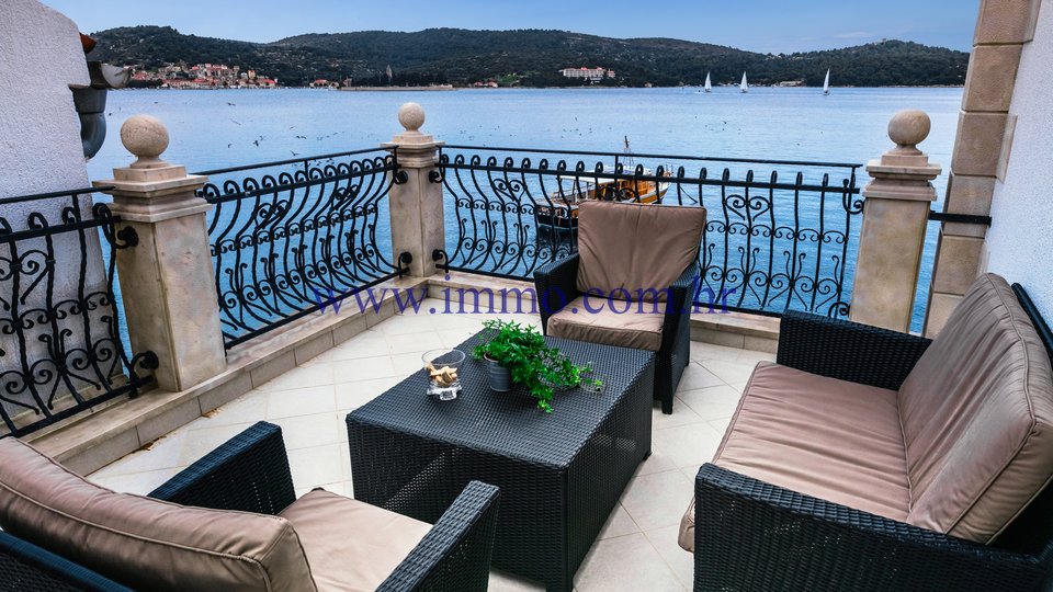 LUXURY STONE VILLA ON THE ISLAND OF VIS, ON THE SEAFRONT