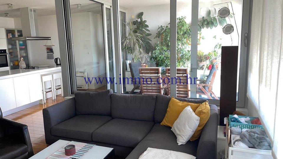 EXCLUSIVE! LUXURY APARTMENT NEAR THE SEA