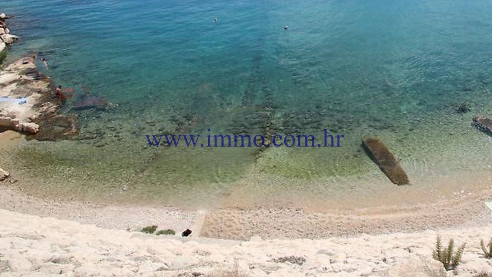 CASA VACANZA IN BELLA POSIZIONE IN PRIMA FILA AL MARE