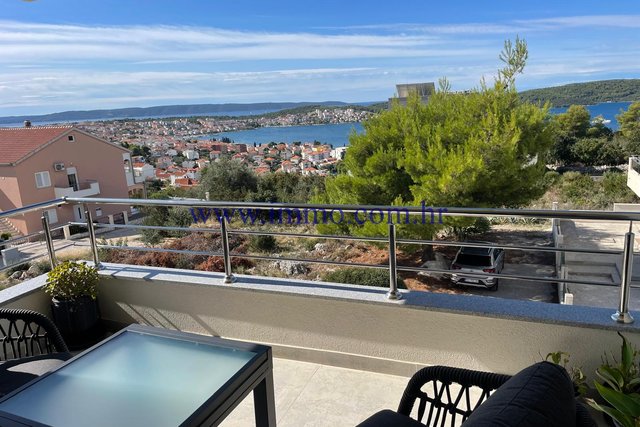 PENTHOUSE WITH PANORAMIC SEA VIEW