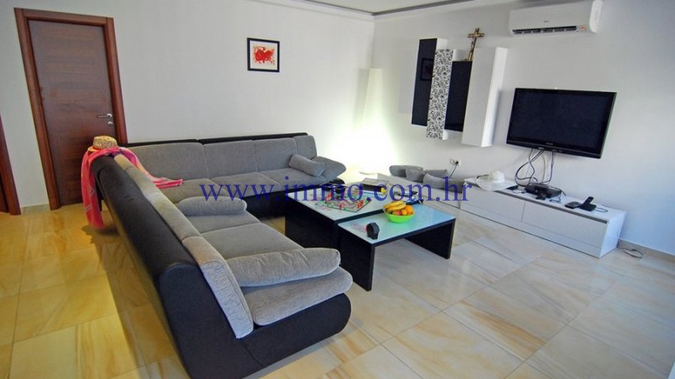 Casa, 570 m2, Vendita, Trogir