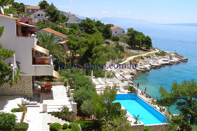 VILLA WITH SWIMMING POOL, NEAR TROGIR, FIRST ROW TO THE SEA!