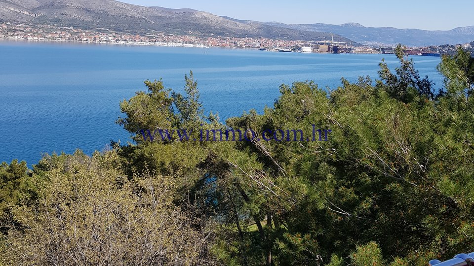 ČIOVO, COMFORTABLE 2-BEDROOM APARTMENT WITH GORGEOUS SEA VIEWS